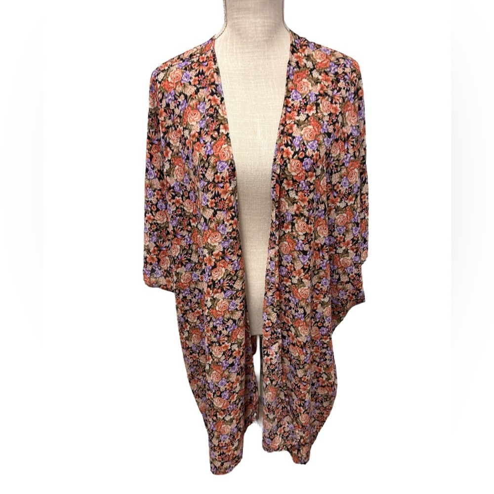 FOREIGN EXCHANGE Floral Kimono Cardigan Size Large - Will fit up to a 3X